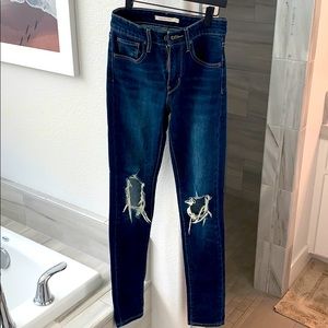 Levi’s 721 high rise skinny jeans dark wash